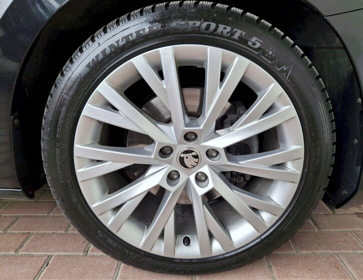 Škoda Superb Sedan / Limuzína 2,0 l 110 kw