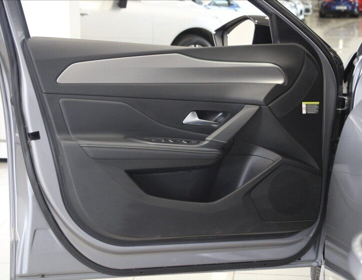 Peugeot 308 Hatchback 1,2 l 96 kw