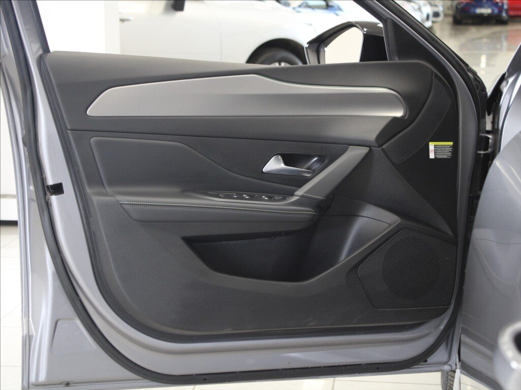 Peugeot 308 Hatchback 1,2 l 96 kw