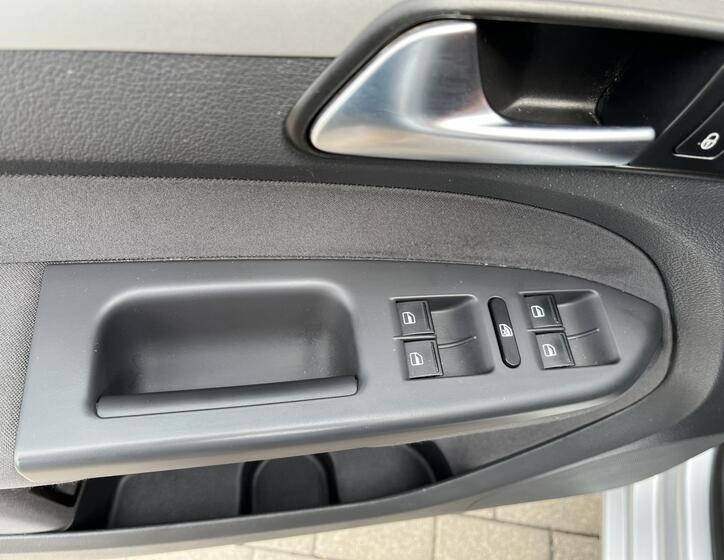 Volkswagen Touran 11