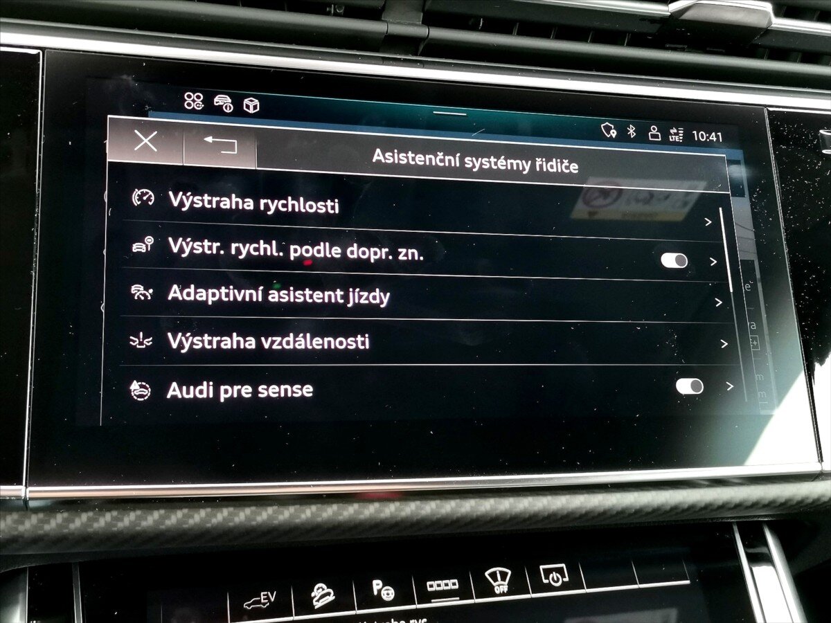 Audi Q8 SUV / Terénní 3,0 l 250 kw