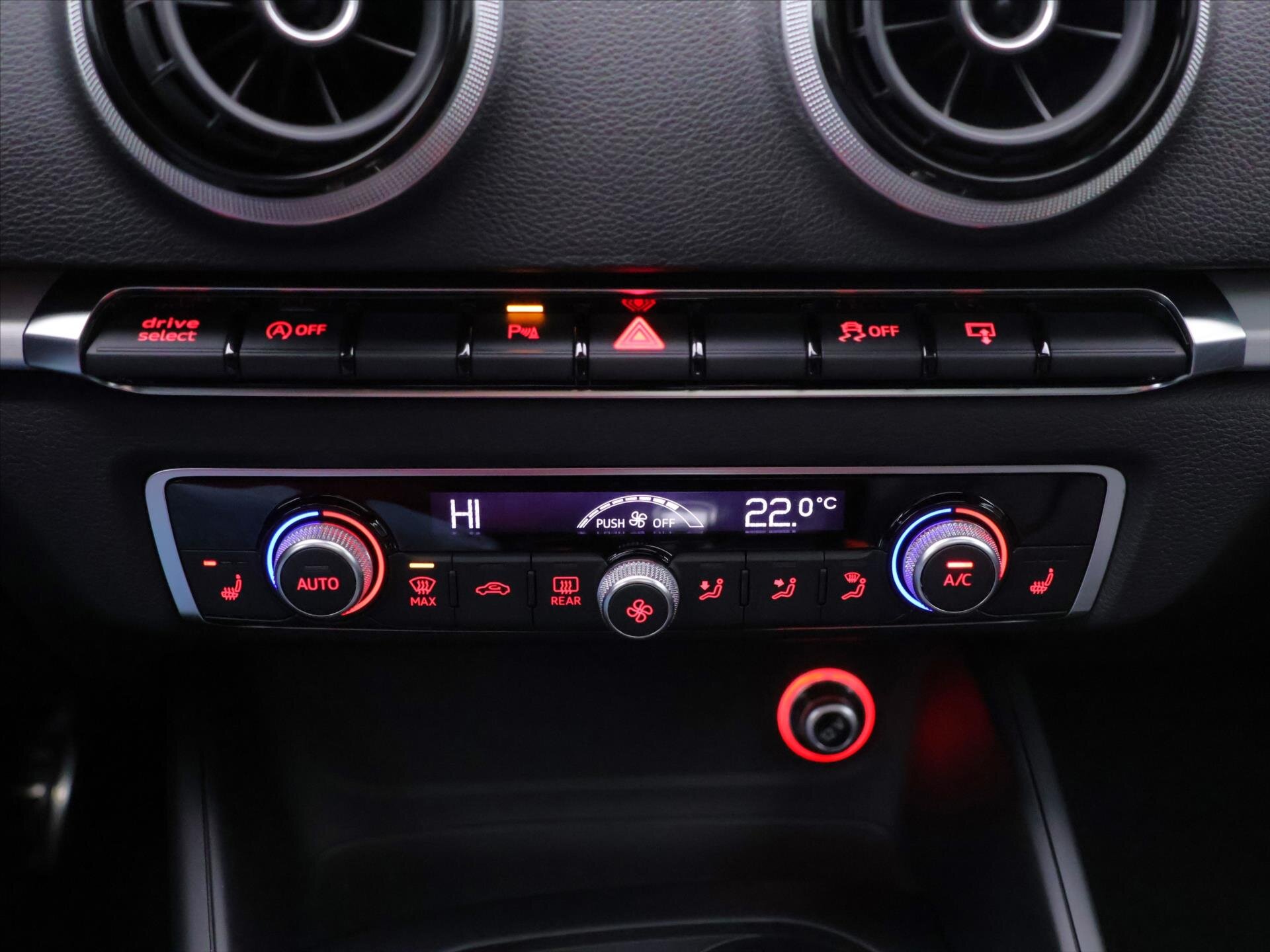 Audi S3 Hatchback 2,0 l 221 kw