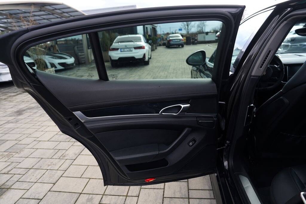 Porsche Panamera Sedan 3,6 l 220 kw