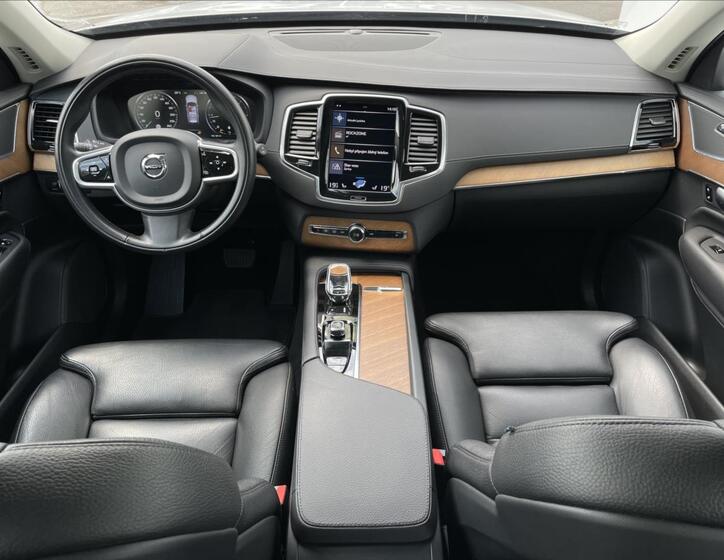 Volvo XC90 6