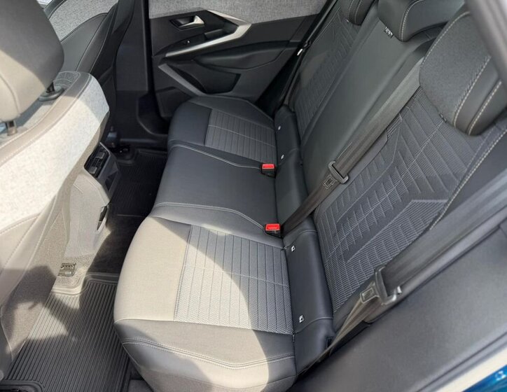 Peugeot 3008 SUV / Terénní 1,2 l 107 kw