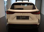 Lexus NX 450h+ 9
