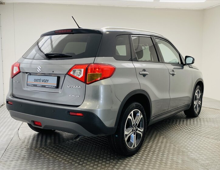 Suzuki Vitara SUV 1,6 l 88 kw