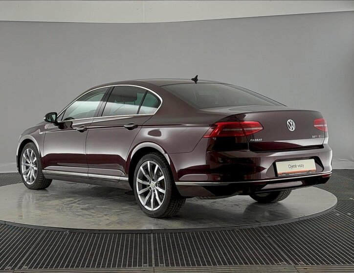 Volkswagen Passat Sedan / Limuzína 2,0 l 140 kw
