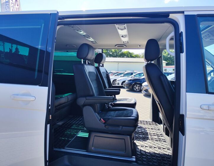 Volkswagen Multivan 14