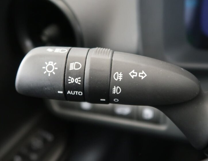 Toyota C-HR SUV 2,0 l 112 kw