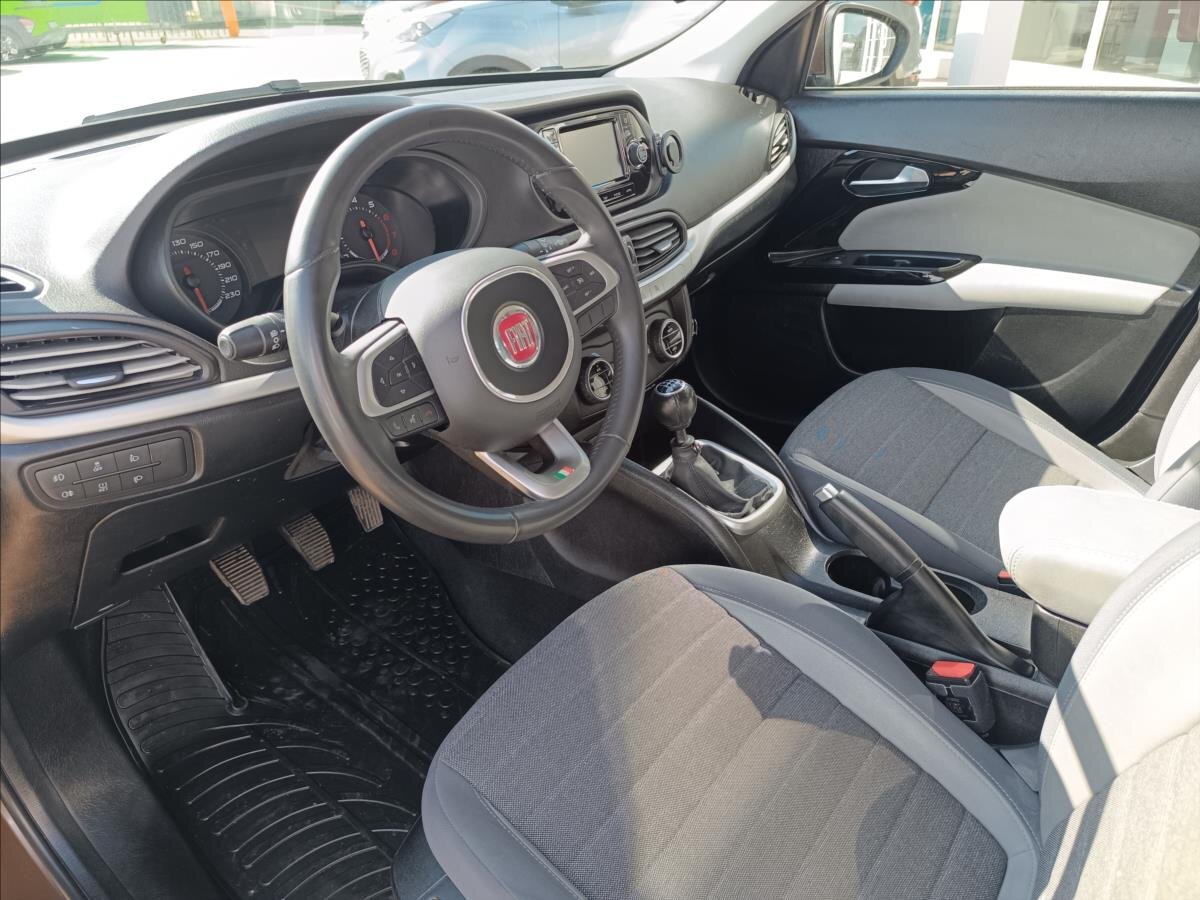 Fiat Tipo Sedan / Limuzína 1,4 l 70 kw