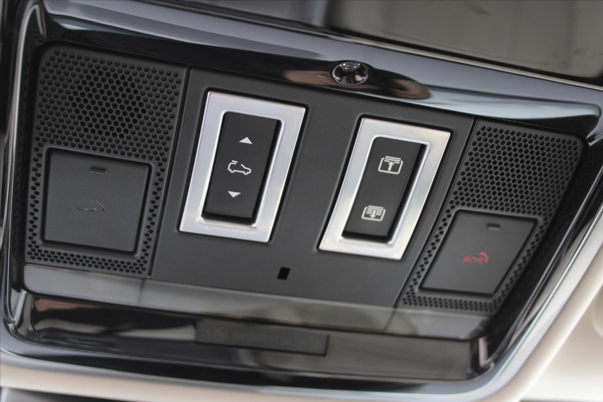 Land Rover Range Rover Sport SUV / Terénní 3,0 l 225 kw