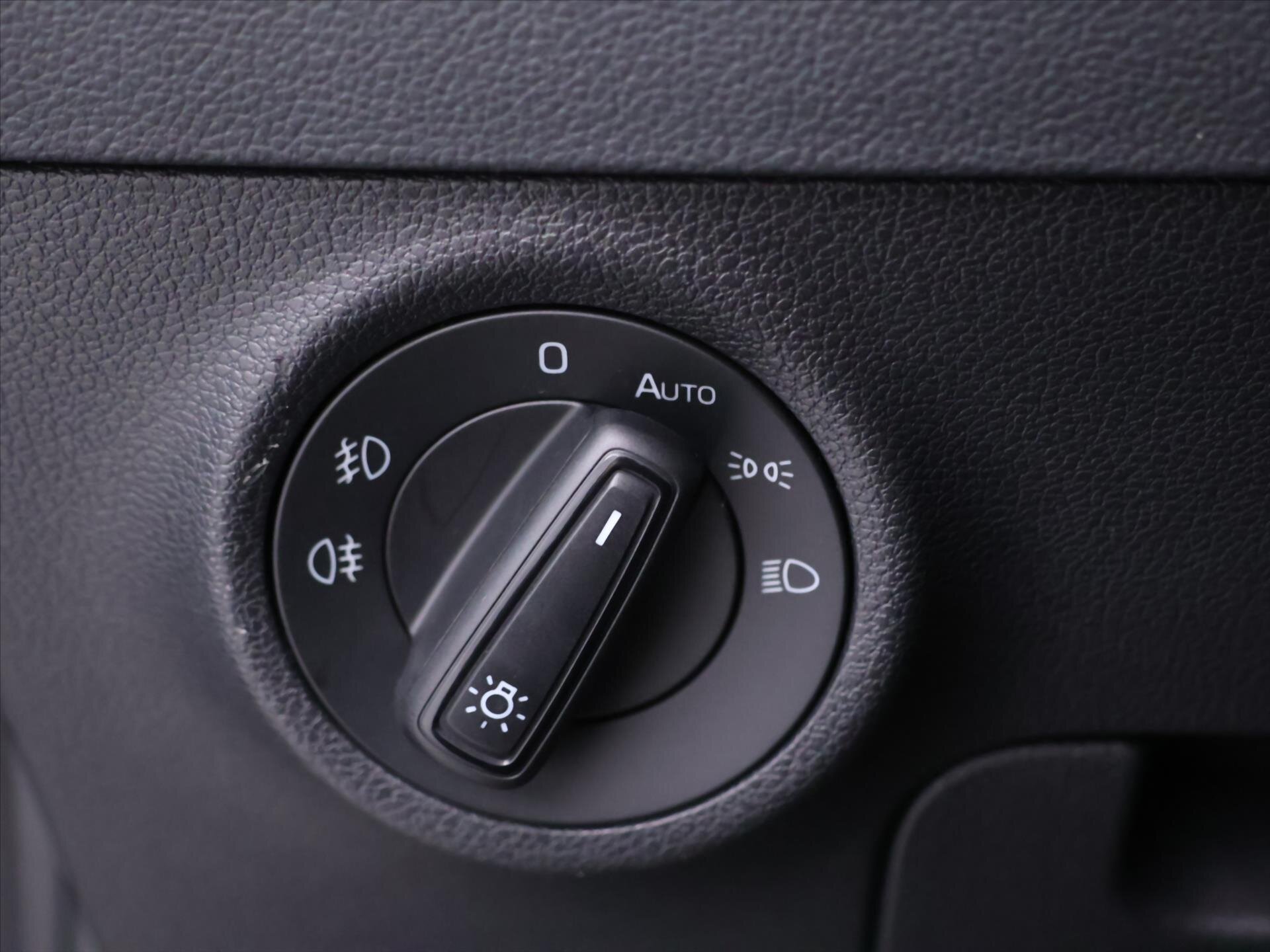 Škoda Karoq SUV / Terénní 2,0 l 85 kw