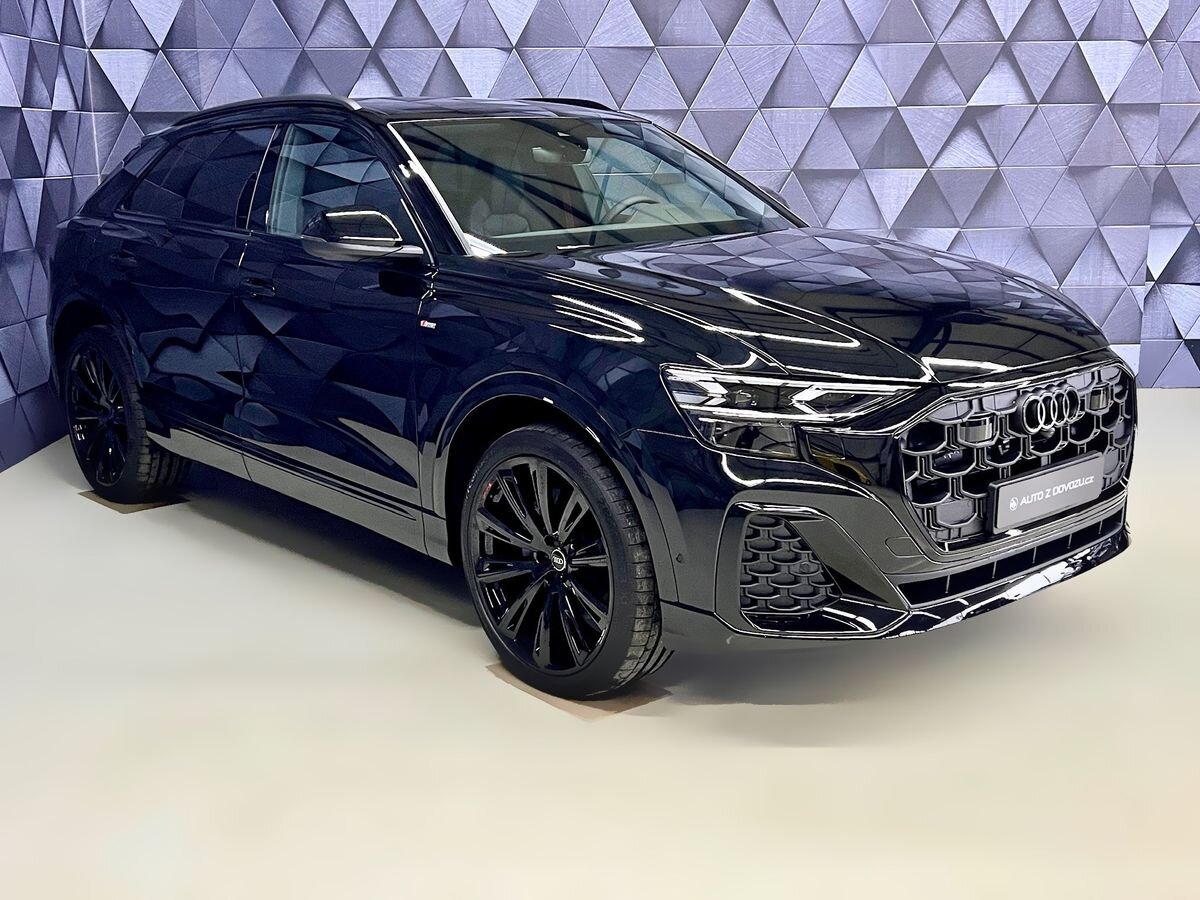 Audi Q8 SUV / Terénní 3,0 l 210 kw