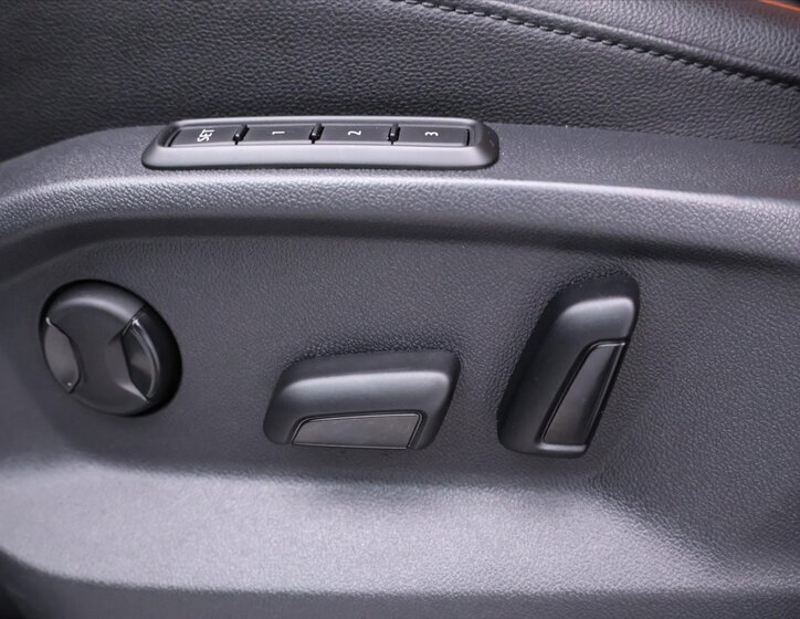 Volkswagen Tiguan SUV 2,0 l 176 kw