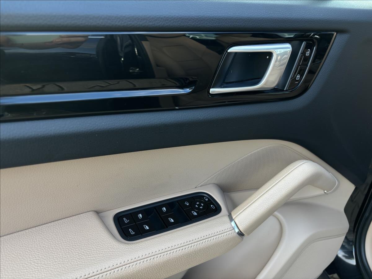 Porsche Cayenne SUV / Terénní 3,0 l 250 kw