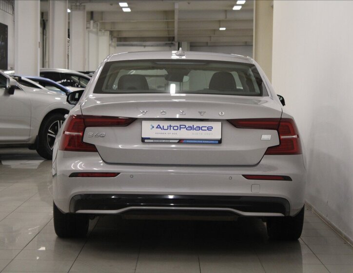 Volvo S60 Sedan 2,0 l 335 kw