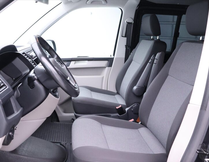 Volkswagen Transporter Kombi 2,0 l 110 kw