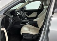 Jaguar F-Pace SUV / Terénní 2,0 l 132 kw