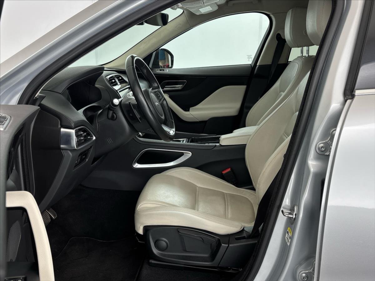 Jaguar F-Pace SUV / Terénní 2,0 l 132 kw