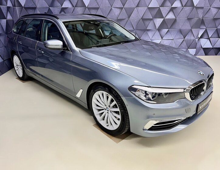 BMW Řada 5 Kombi 3,0 l 195 kw