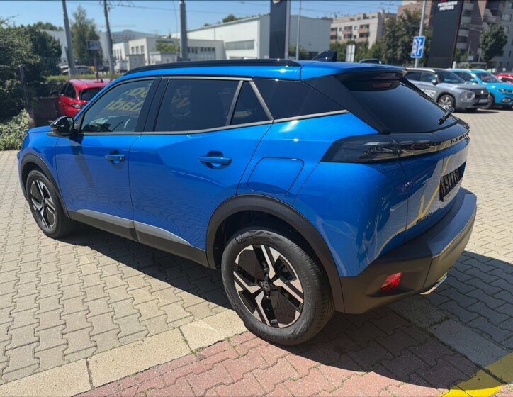 Peugeot 2008 SUV 1,2 l 100 kw