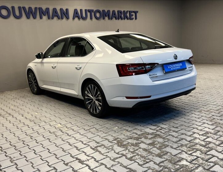 Škoda Superb 18