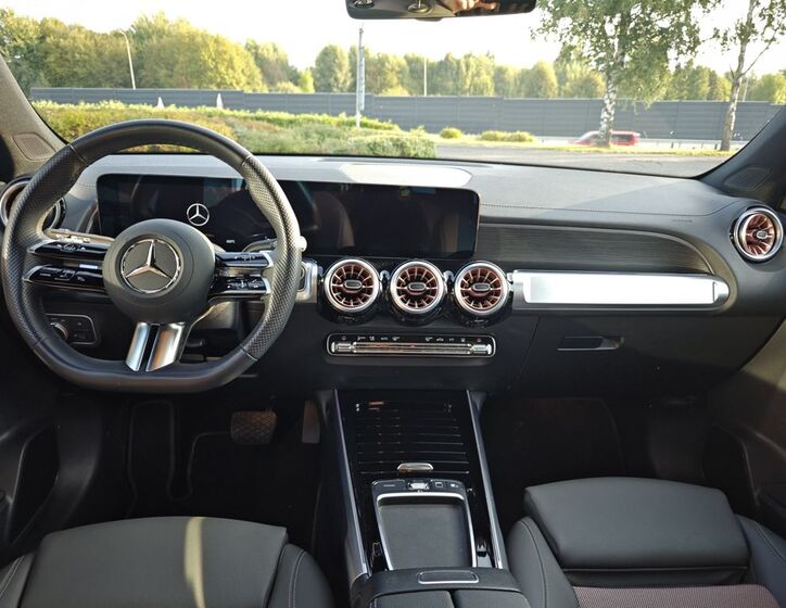 Mercedes-Benz EQB 13