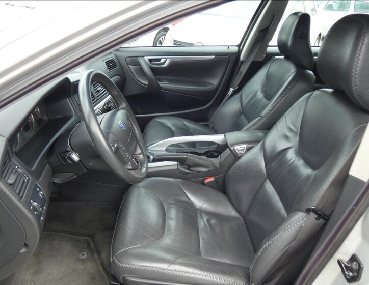 Volvo XC70 Kombi 2,4 l 136 kw