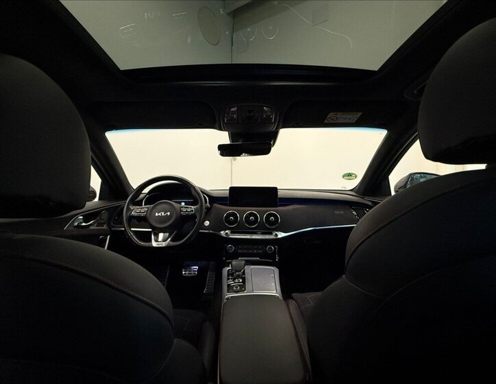 KIA Stinger Liftback 3,3 l 269 kw