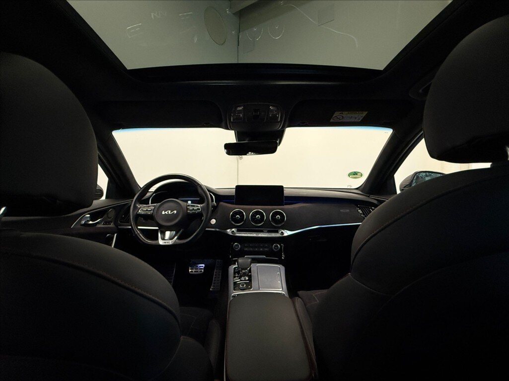 KIA Stinger Liftback 3,3 l 269 kw