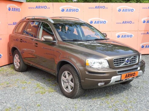 Volvo XC90 SUV 2,4 l 147 kw