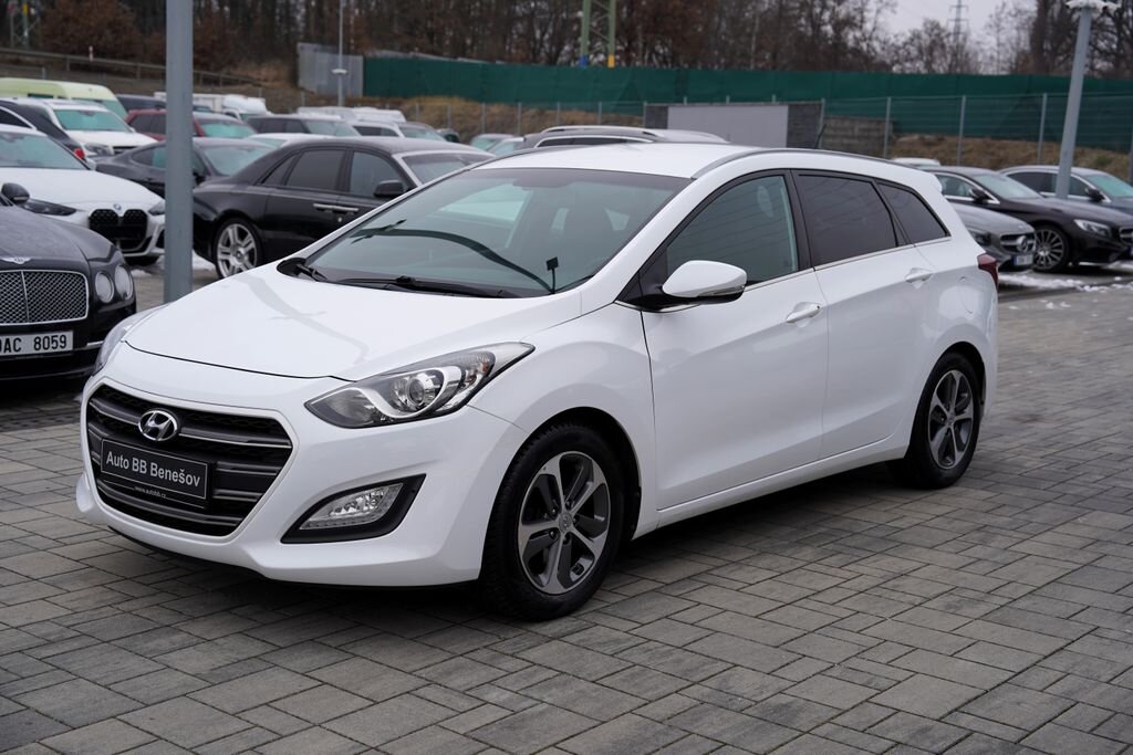 Hyundai i30 Kombi 1,6 l 99 kw
