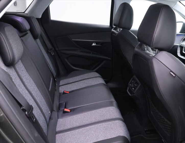 Peugeot 3008 SUV / Terénní 1,2 l 96 kw