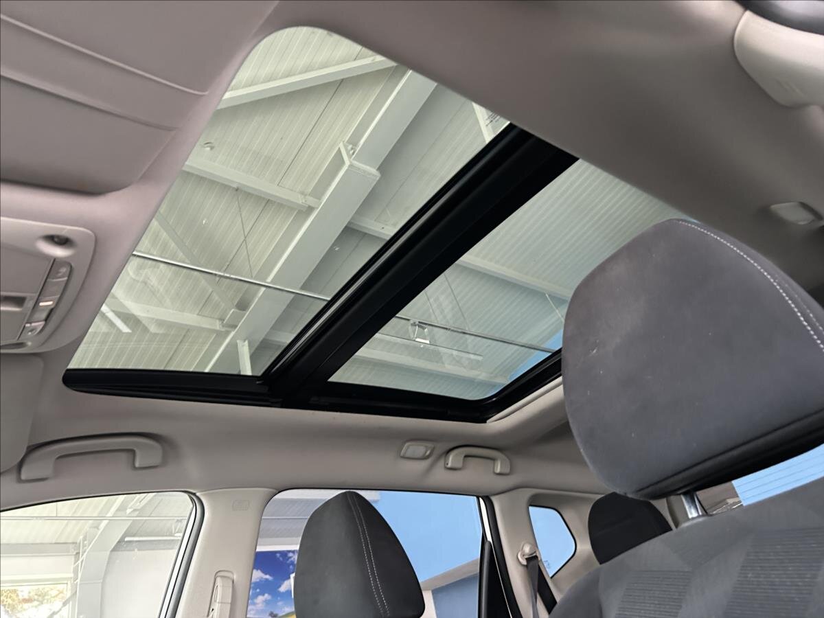 Nissan X-Trail SUV / Terénní 2,0 l 130 kw