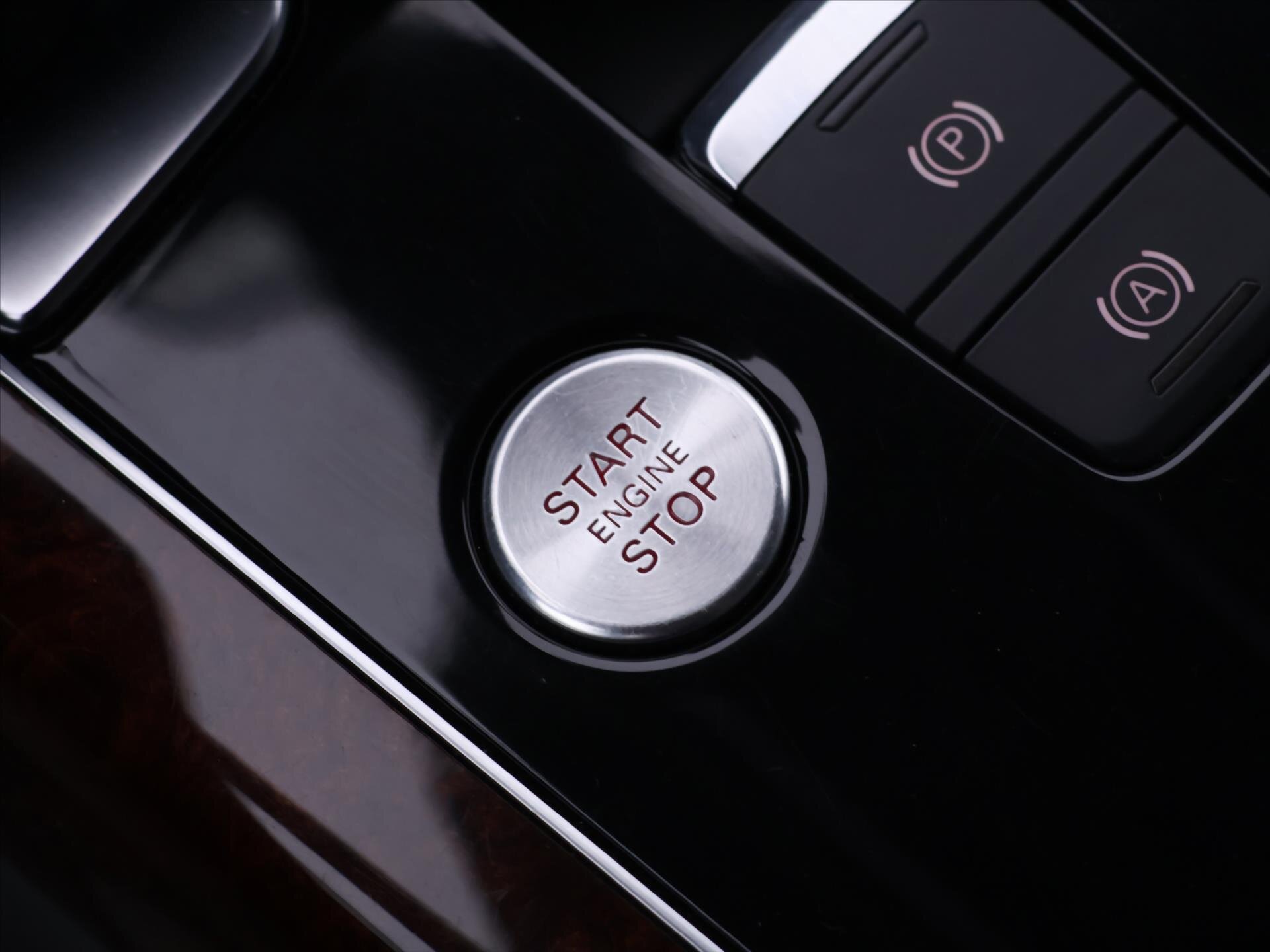 Audi A8 Sedan 4,2 l 273 kw