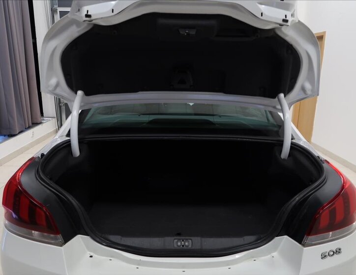 Peugeot 508 Sedan 2,0 l 133 kw