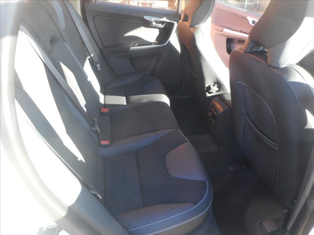 Volvo XC60 SUV 2,4 l 120 kw