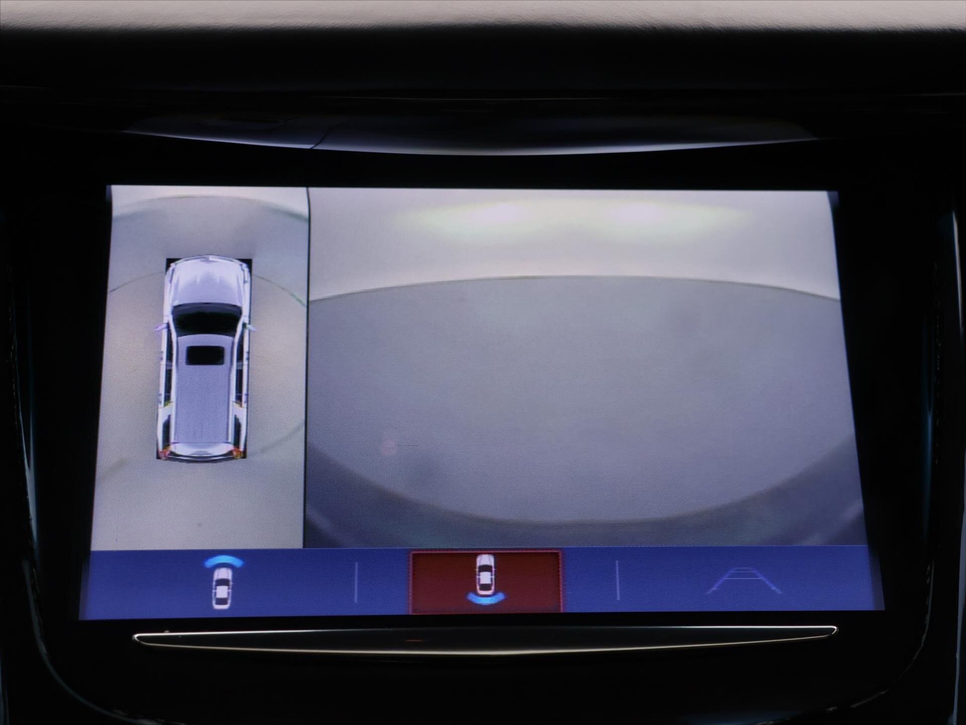 Cadillac Escalade SUV / Terénní 6,2 l 313 kw