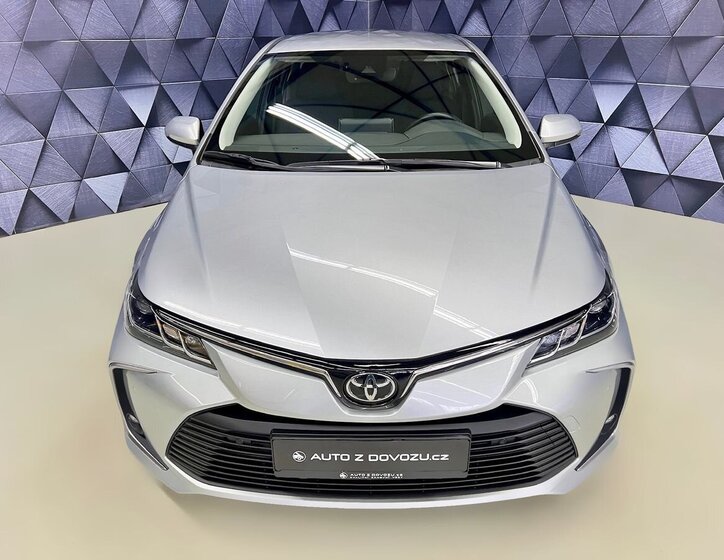 Toyota Corolla Sedan 1,5 l 92 kw