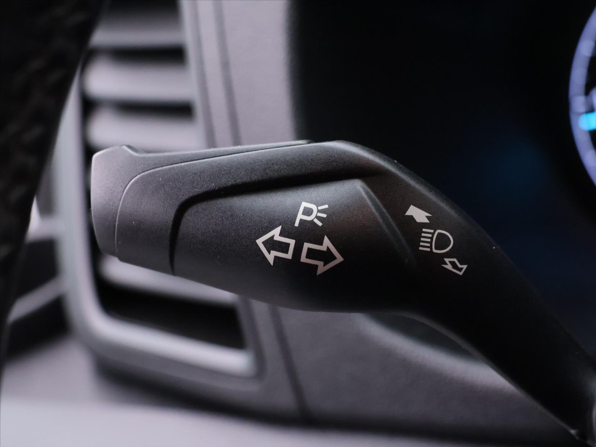 Ford Transit Custom Skříň 2,0 l 77 kw