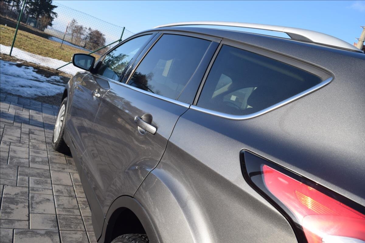 Ford Kuga SUV 1,5 l 88 kw