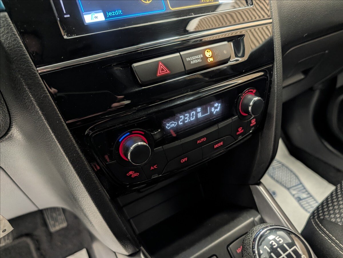 Suzuki Vitara SUV / Terénní 1,4 l 95 kw