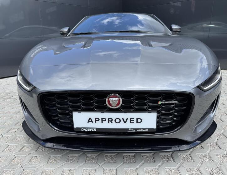 Jaguar F-Type 4