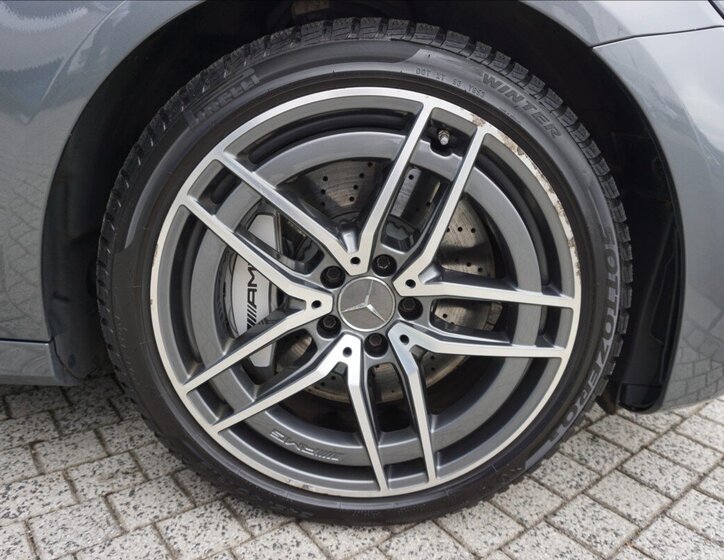 Mercedes-Benz Třídy E Sedan / Limuzína 3,0 l 320 kw