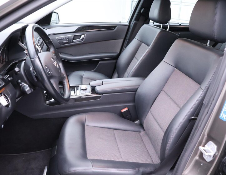 Mercedes-Benz Třídy E Sedan / Limuzína 3,0 l 150 kw