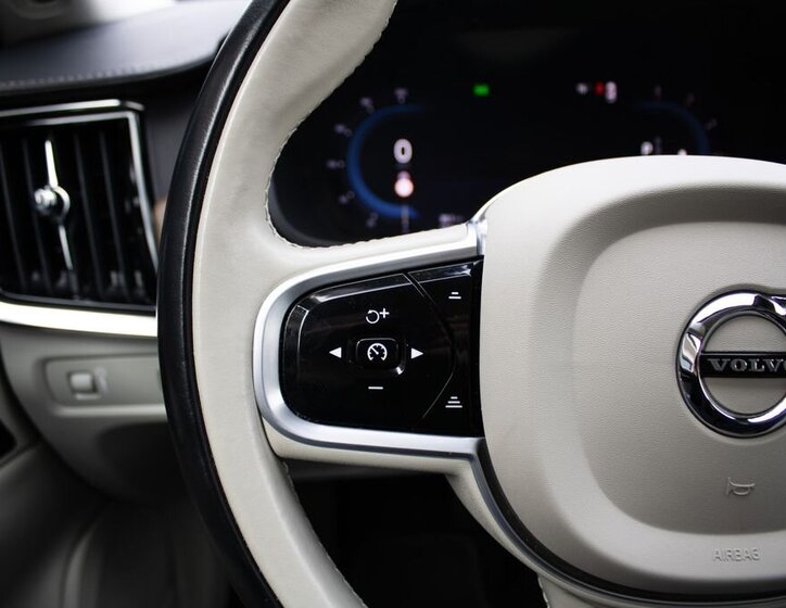 Volvo V90 Kombi 2,0 l 173 kw