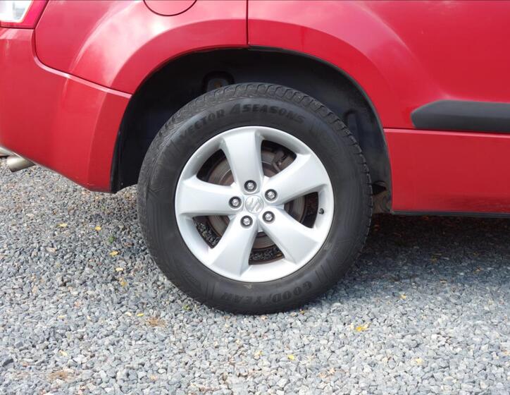 Suzuki Grand Vitara 9