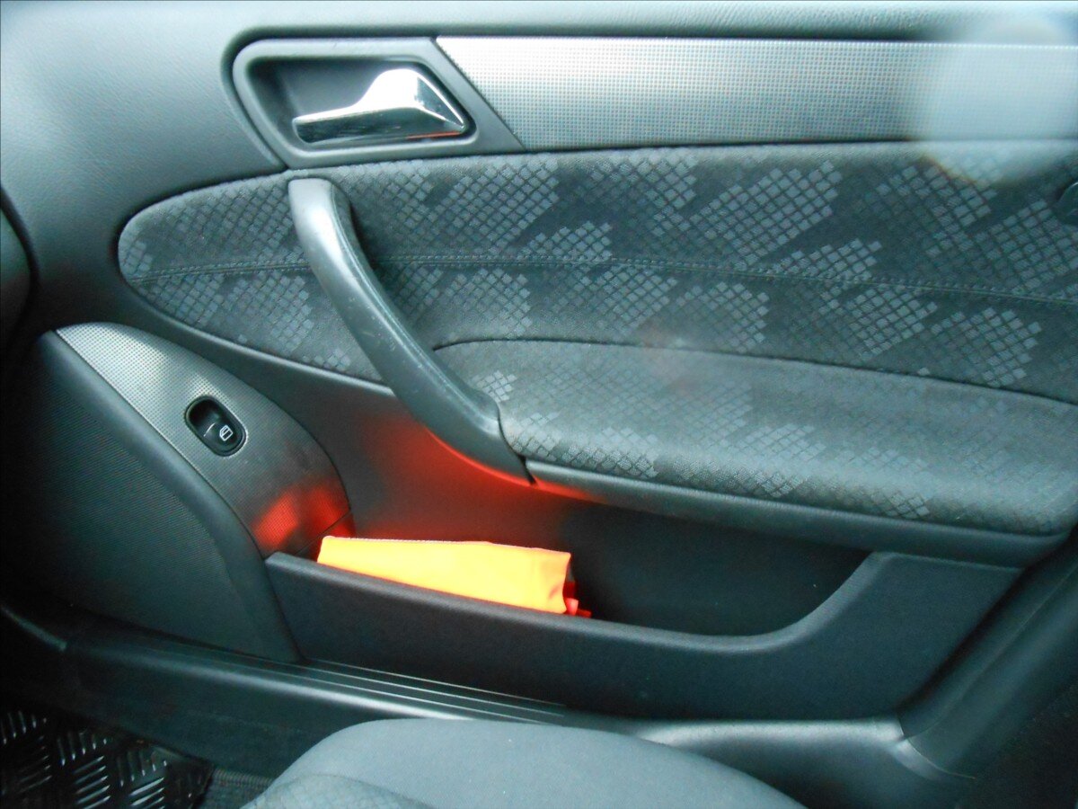 Mercedes-Benz Třídy C Kombi 2,1 l 90 kw