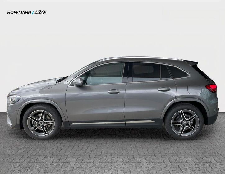 Mercedes-Benz GLA 8